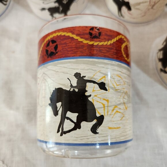 Vintage Western Happy Trails w/Horses and Cowboys Set of 8 Drinking Glasses - Picture 5 of 7